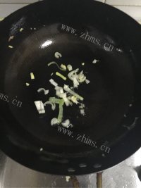 回味无穷的莴笋炒鸡蛋做法图解9)