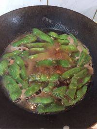 好吃的豆角炖土豆做法图解6)