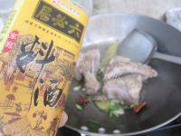 食欲满满的脊骨炖豆角做法图解6)