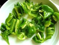 色香味俱全的青椒炒肉做法图解1)