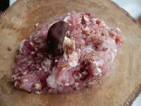 家常菜虎皮青椒酿肉做法图解4)