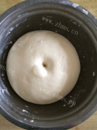 美味的果酱餐包做法图解4)