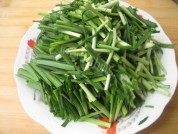 美味的鸡蛋炒韭菜做法图解3)