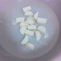 山药红枣排骨汤做法图解4)