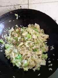 美味的包菜蛋炒饭