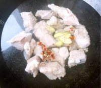 美味的时蔬排骨汤做法图解5)