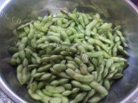 自制煮毛豆做法图解1)