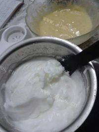 自制彩绘蛋糕卷做法图解13)