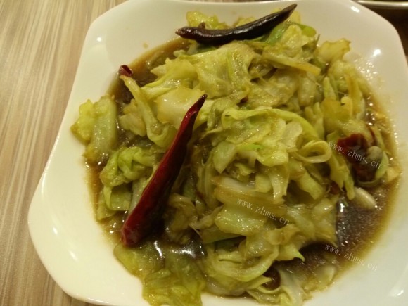 热腾腾的手撕包菜