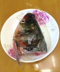 营养炖鱼头汤做法图解2)