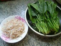 家常菜虾皮炒菠菜做法图解1)