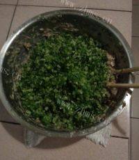 简易的芹菜肉包子做法图解9)