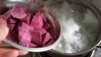 美味早餐紫薯粥做法图解5)