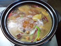 美味的红烧排骨面做法图解3)