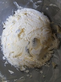 美味的柠檬蜜豆玛芬做法图解3)