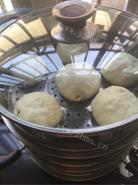 热腾腾的豆沙包做法图解5)