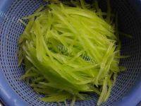 家常菜莴笋炒鸡蛋做法图解1)