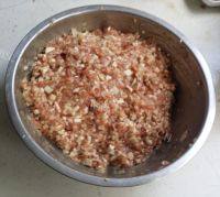 好吃的腐皮蘑菇肉饼做法图解2)