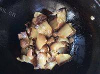 易做的蒜苗炒腊肉做法图解4)