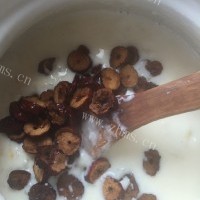 营养红枣牛奶粥的做法图解七