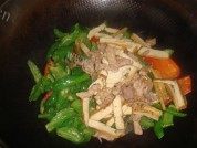 尖椒炒肉丝