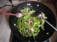 家常菜瘦肉炒荷兰豆做法图解7)