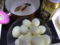 美味的啤酒香卤蛋做法图解2)