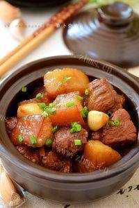家常菜萝卜烧肉