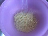 美味的茄丁拌面做法图解14)