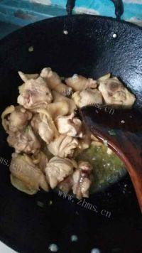 家常菜鸡腿炒土豆做法图解2)