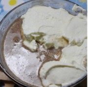 自制栗子花生奶油慕斯做法图解5)