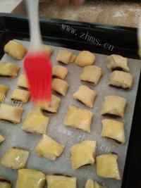 自制豆沙一口酥做法图解9)