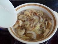美味海虾老豆腐煲做法图解7)