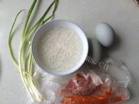 美味营养的皮蛋瘦肉粥做法图解1)