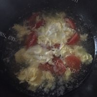 脆嫩可口的番茄鸡蛋汤做法图解5)