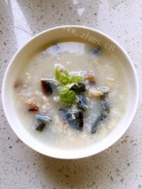色香味俱全的皮蛋瘦肉粥做法图解8)