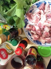 美味的糯米蒸排骨做法图解2)