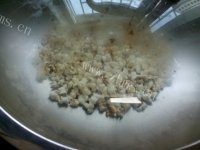 美味营养的爆玉米花做法图解5)