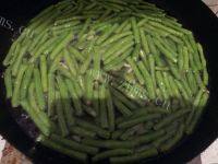 绿色食物清炒豆角做法图解1)