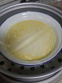 美味的牛奶蒸鸡蛋做法图解6)