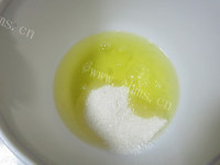 可口的蓝莓轻乳酪蛋糕做法图解7)