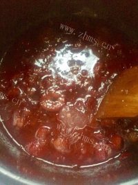 色泽鲜亮的山楂酱做法图解4)