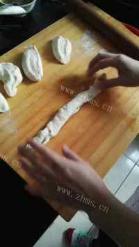 好吃的葱花牛肉饼做法图解7)
