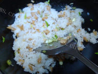 鸡肉肠炒饭做法图解9)