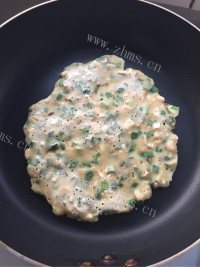 自制韭菜虾仁煎饼做法图解5)