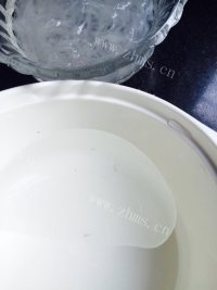 美味的冰糖炖燕窝做法图解6)