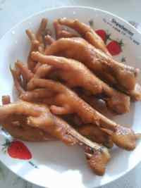 美味的卤鸡爪