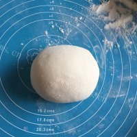 热腾腾的韭菜盒子做法图解1)