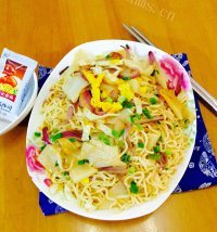 美味的洋葱炒面