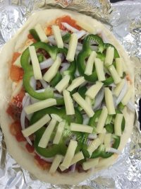 色味俱全的牛肉杂蔬披萨做法图解9)